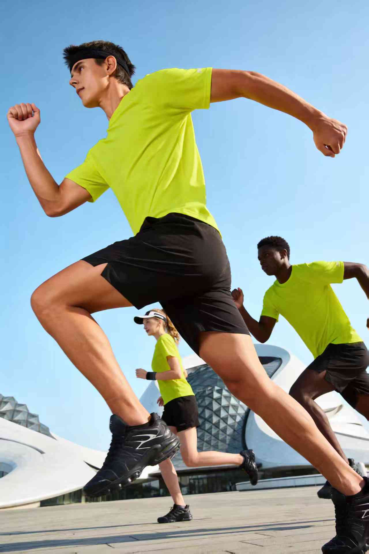 運(yùn)動(dòng)服飾