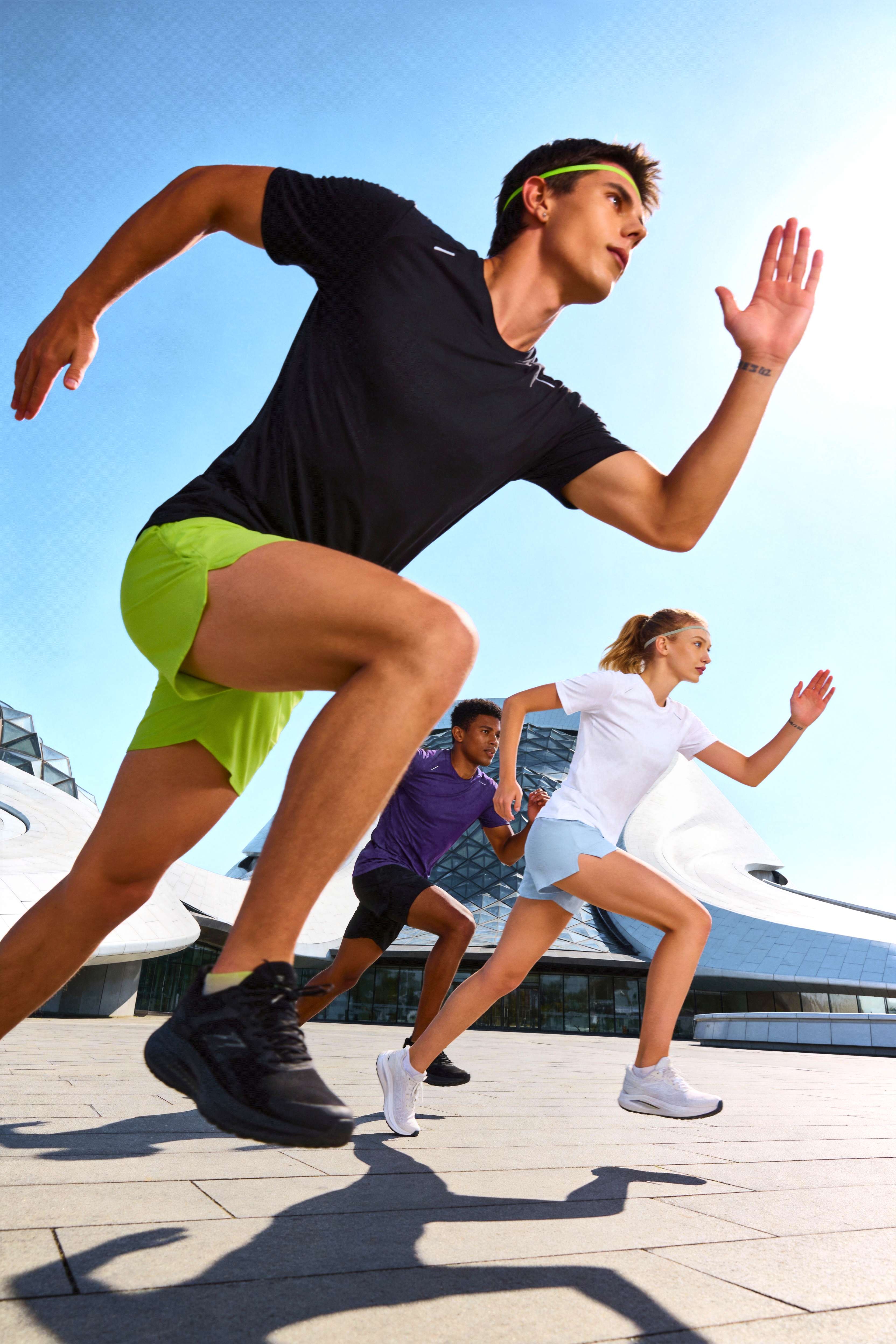 運(yùn)動(dòng)服飾